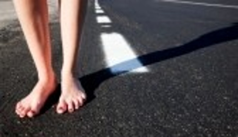 TRADISCE IL FIDANZATO, ECCO COSA HA FATTO PER FARSI PERDONARE - 07/05/2013